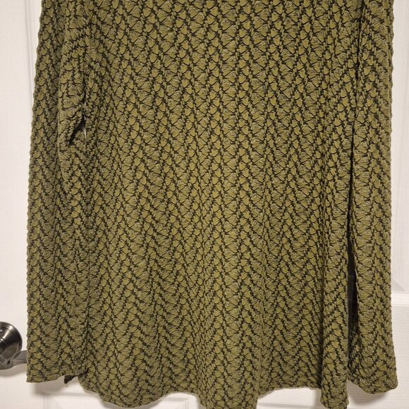 CUT LOOSE TUNIC -SIze Large.   New Conditon - Picture 2 of 6